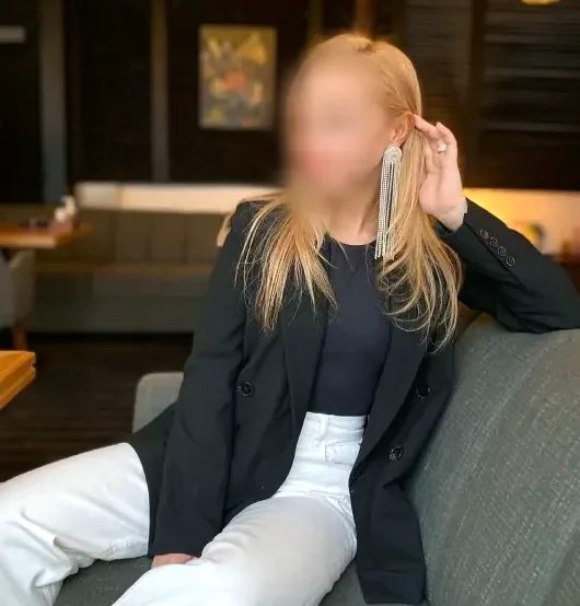 Amina, 32 años