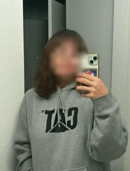 Lola, 24 años