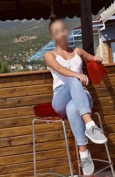 Nawal, 34 años